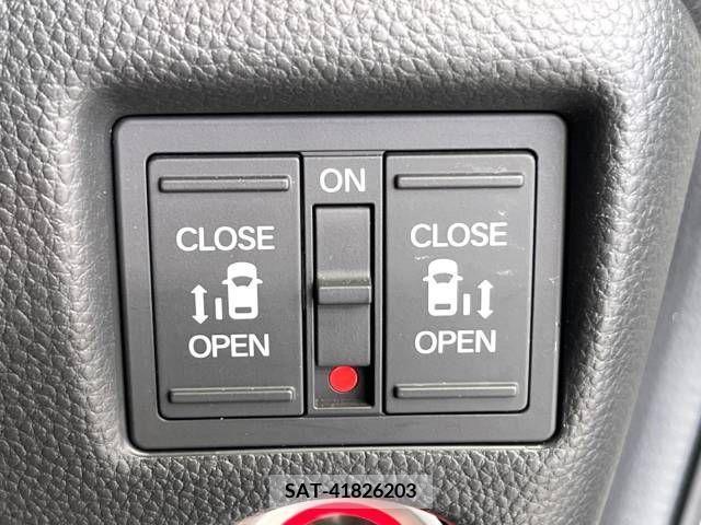 Honda N BOX CUSTOM 2018-03 279107-5