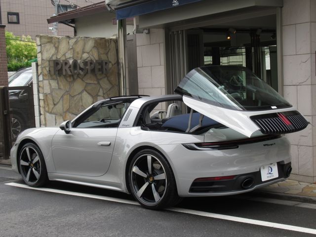 Porsche 911 2021-07 15141-12