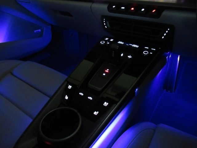 Porsche 911 2021-07 15141-22