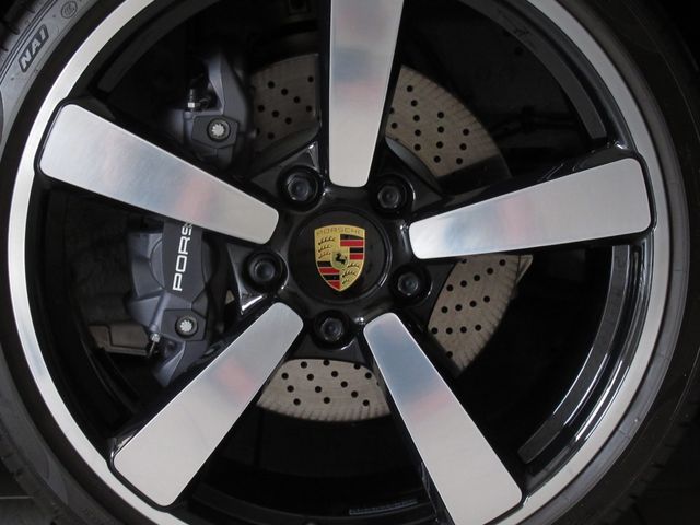 Porsche 911 2021-07 15141-13