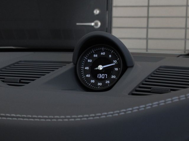Porsche 911 2021-07 15141-21
