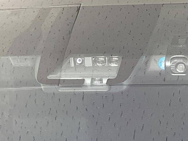 Toyota NOAH HYBRID 2017-07 28475-4