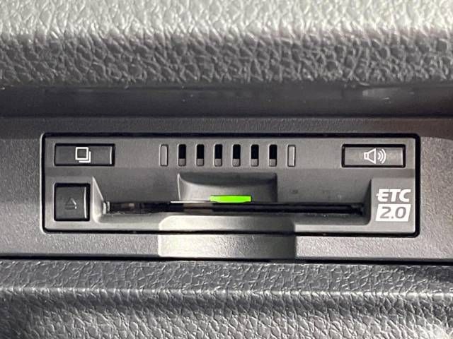 Toyota NOAH HYBRID 2017-07 28475-7