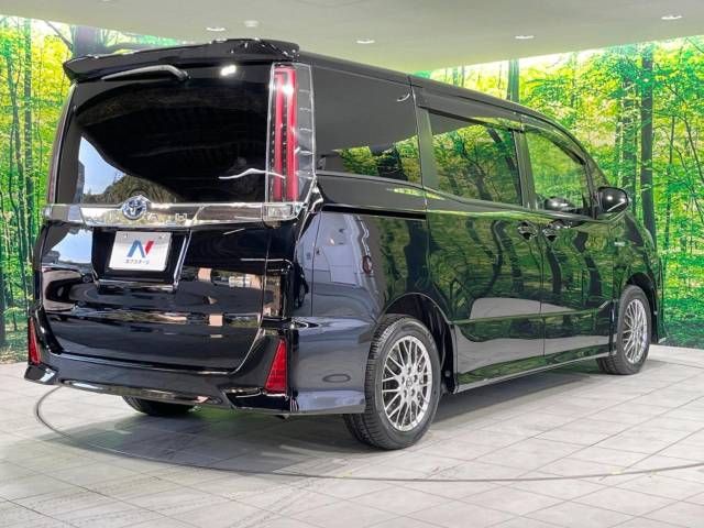Toyota NOAH HYBRID 2017-07 28475-18