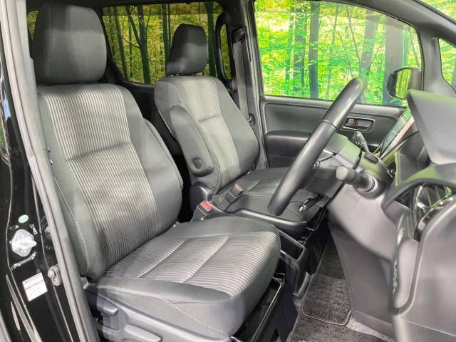 Toyota NOAH HYBRID 2017-07 28475-8