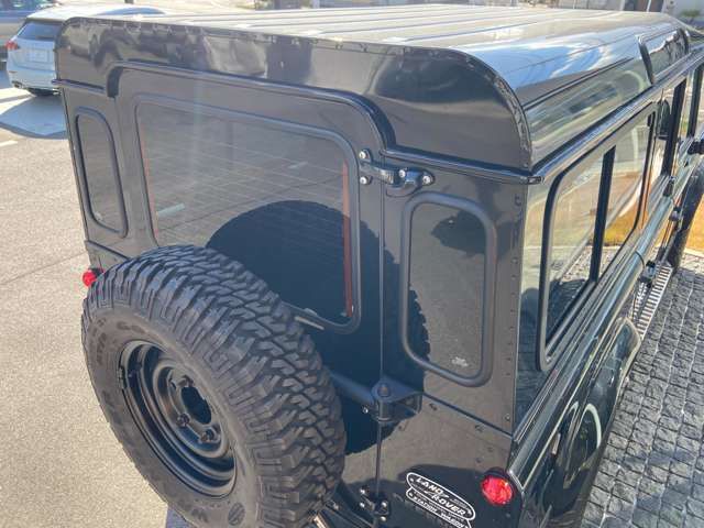 ROVER DEFENDER 2016-04 9792-10