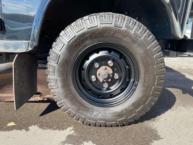 ROVER DEFENDER 2016-04 9792-9