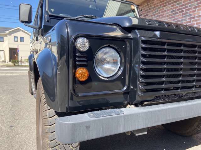 ROVER DEFENDER 2016-04 9792-8