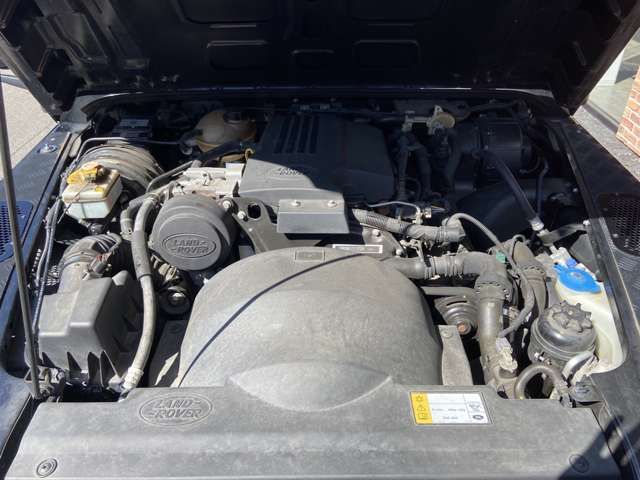 ROVER DEFENDER 2016-04 9792-11