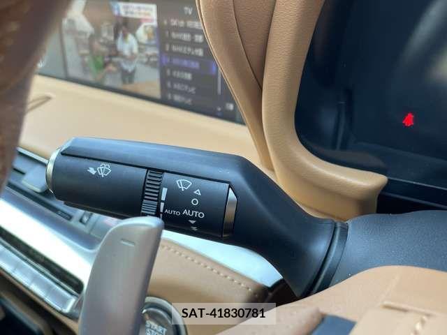 Lexus LC 2021-05 212898-18