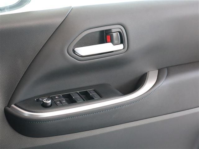 Toyota VOXY 2023-01 14701-24