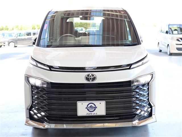 Toyota VOXY 2023-01 14701-1