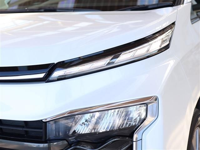 Toyota VOXY 2023-01 14701-7
