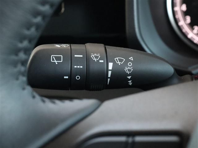 Toyota VOXY 2023-01 14701-22