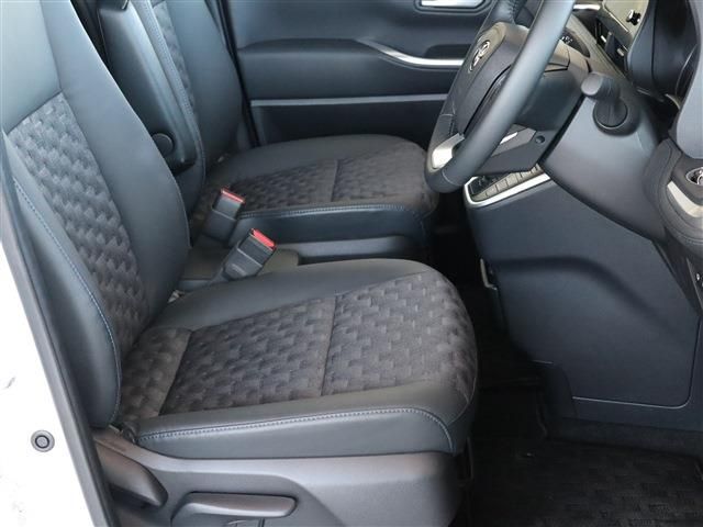 Toyota VOXY 2023-01 14701-25