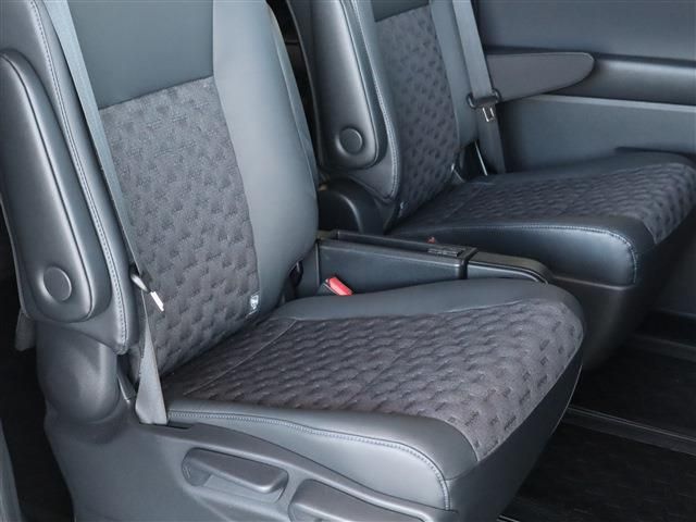 Toyota VOXY 2023-01 14701-28