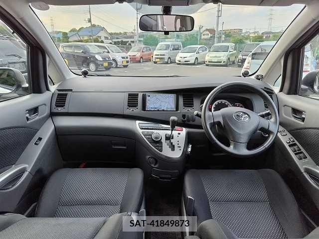 Toyota ISIS 2010-01 273126-2