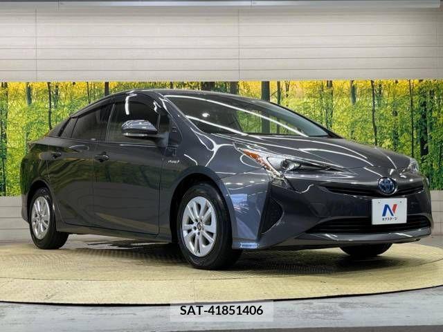 Toyota PRIUS 2017-05 329740-16