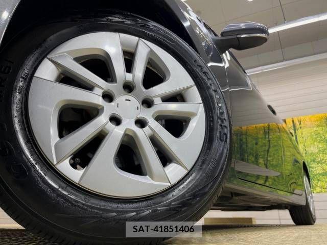 Toyota PRIUS 2017-05 329740-13