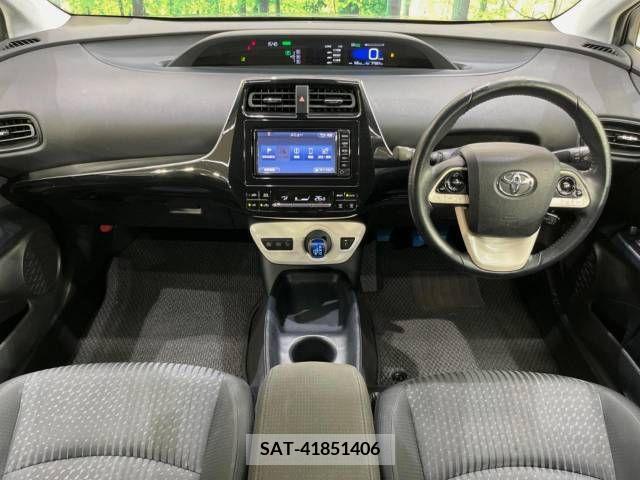 Toyota PRIUS 2017-05 329740-1
