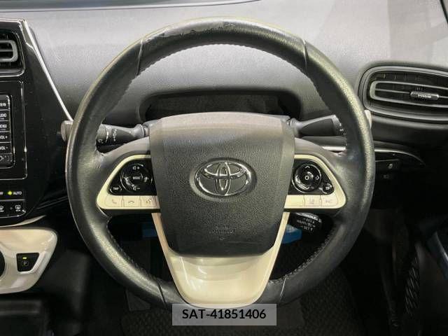 Toyota PRIUS 2017-05 329740-11