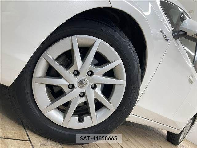 Toyota PRIUS ALPHA 2012-01 224937-19