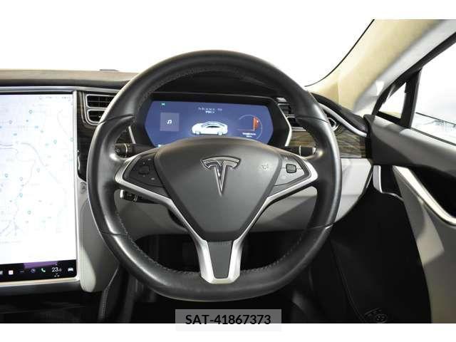 Tesla MODEL S 2015-12 287616-11