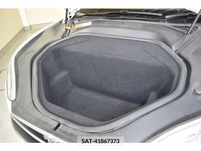 Tesla MODEL S 2015-12 287616-9