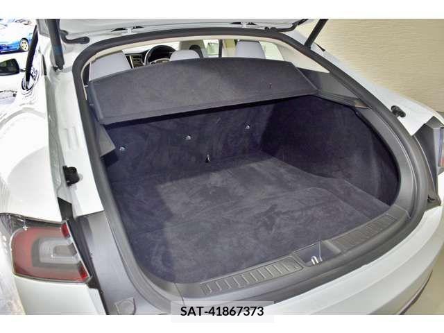 Tesla MODEL S 2015-12 287616-5