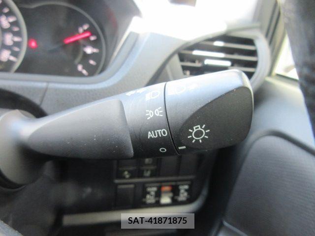 Toyota VOXY 2019-05 370508-25