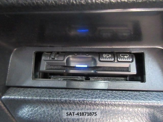 Toyota VOXY 2019-05 370508-19
