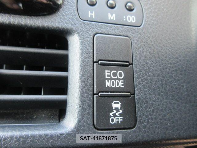 Toyota VOXY 2019-05 370508-18