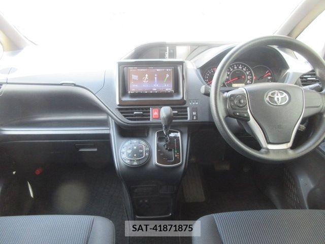 Toyota VOXY 2019-05 370508-7