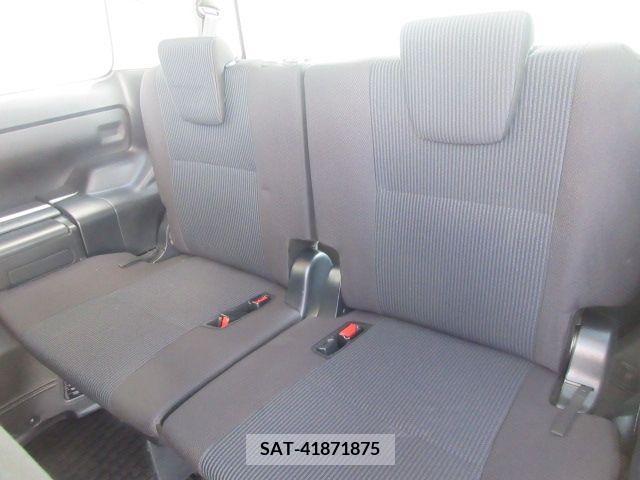 Toyota VOXY 2019-05 370508-6