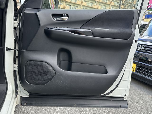 Nissan SERENA 2016-11 22063-11