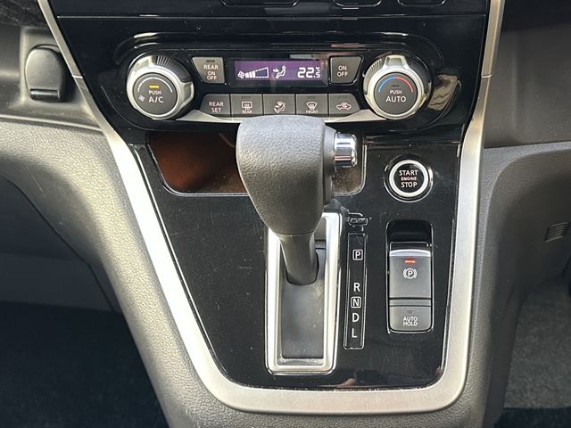 Nissan SERENA 2016-11 22063-23
