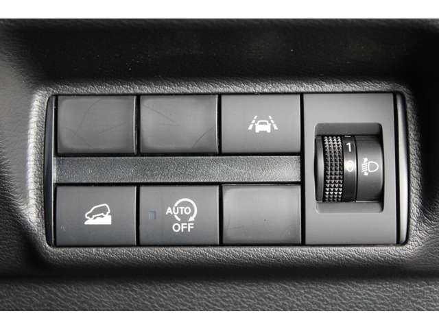 Mitsubishi EK X 2022-04 7045-9