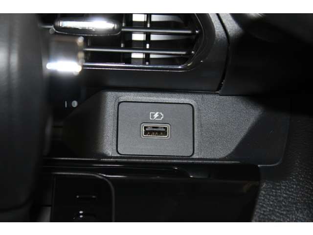 Mitsubishi EK X 2022-04 7045-11
