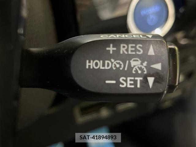 Toyota PRIUS 2022-07 322528-5