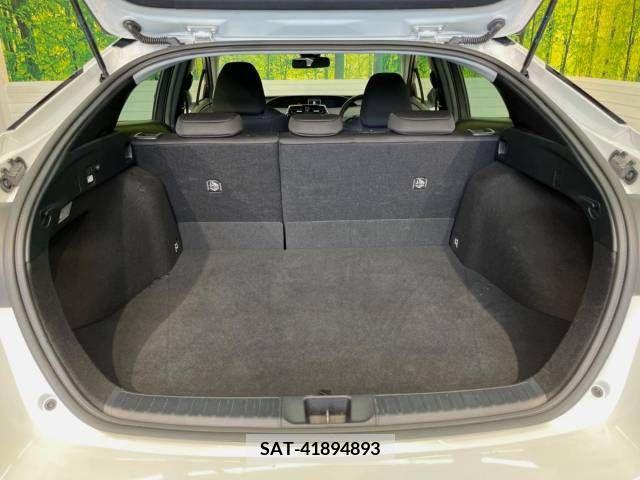 Toyota PRIUS 2022-07 322528-10