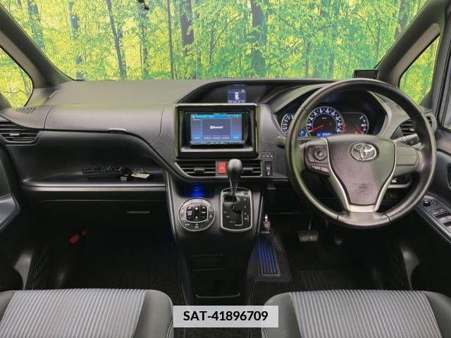 Toyota VOXY 2015-07 345746-1