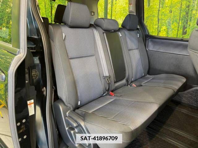Toyota VOXY 2015-07 345746-9