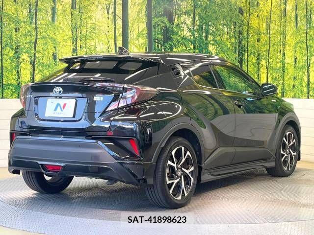 Toyota C-HR 2017-10 389959-17