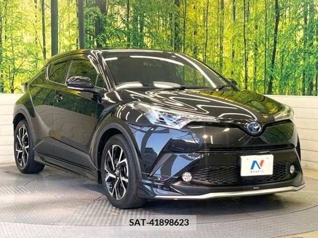 Toyota C-HR 2017-10 389959-16