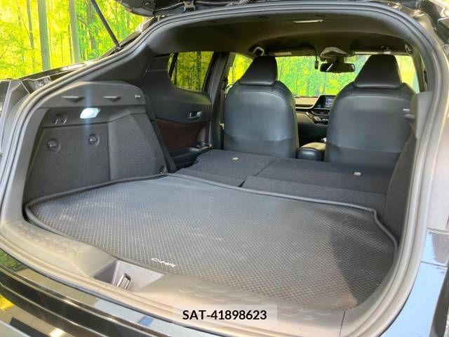 Toyota C-HR 2017-10 389959-10