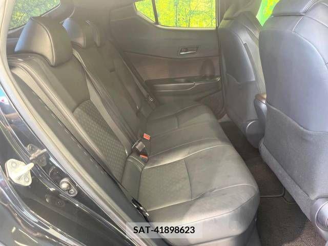 Toyota C-HR 2017-10 389959-9