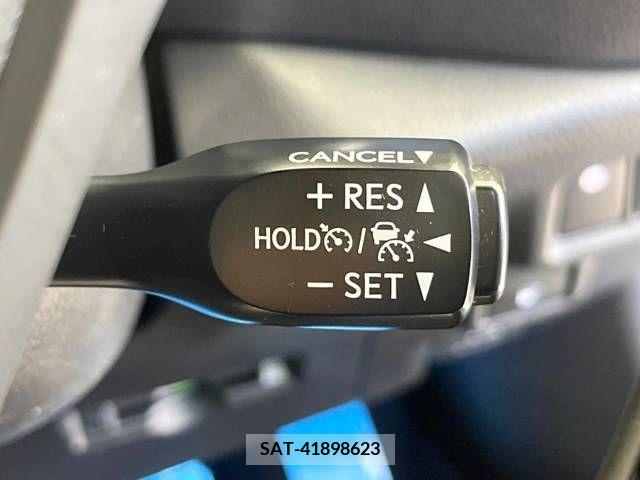 Toyota C-HR 2017-10 389959-6