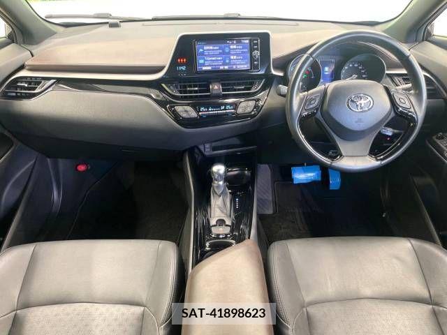 Toyota C-HR 2017-10 389959-1