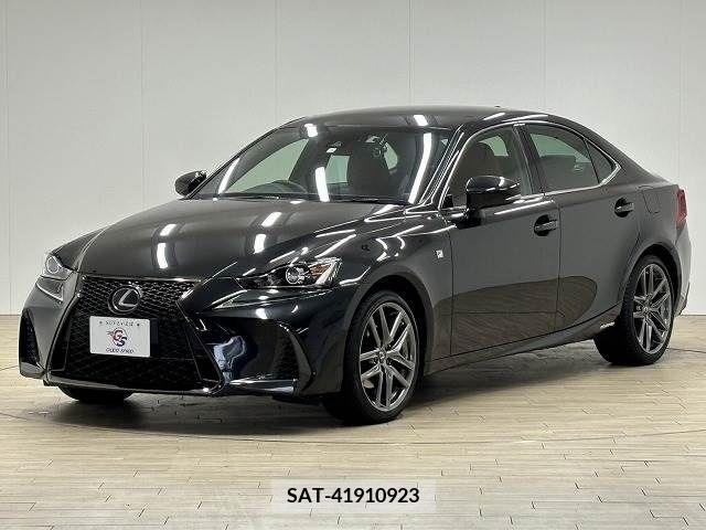 Lexus IS 2020-01 214383-13