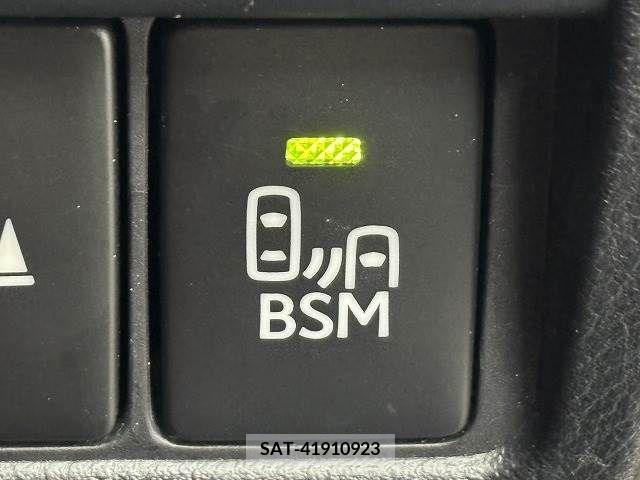 Lexus IS 2020-01 214383-11